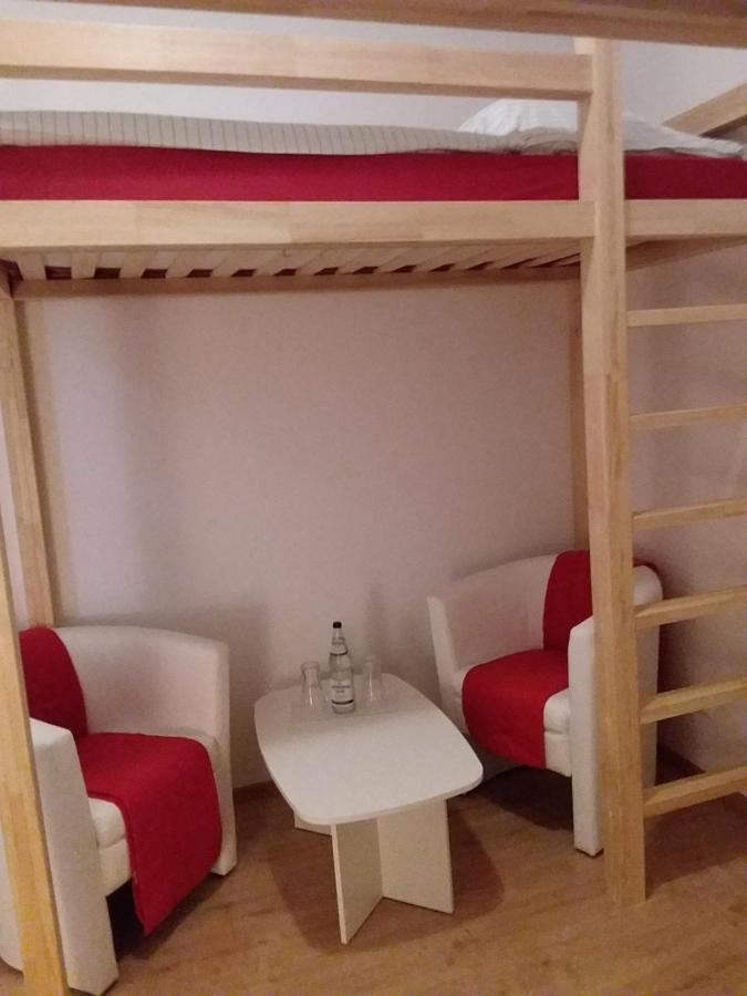 Hostel Living In The Box Berlin Zewnętrze zdjęcie